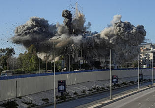 Επίθεση drone σε δεξαμενές καυσίμων στο διεθνές αεροδρόμιο του Κουβέιτ – Εκρήξεις ακούγονται στην Τεχεράνη