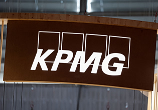 Πώς οι Big Four «κόβουν» τους partners από τα κέρδη