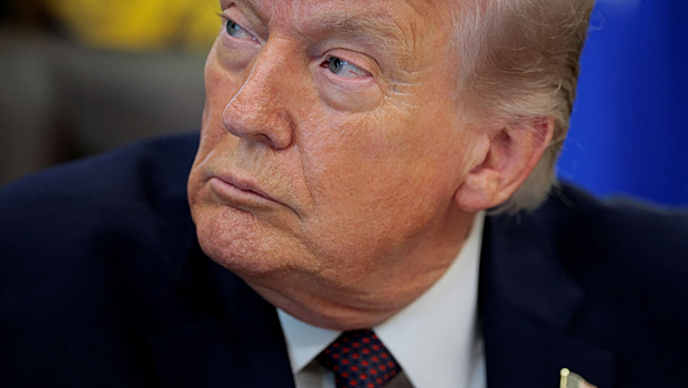 Προϋπολογισμός ΗΠΑ: Αύξηση 50% στις αμυντικές δαπάνες, περικοπές σε υγεία και περιβάλλον, οι προτάσεις Τραμπ στο Κογκρέσο