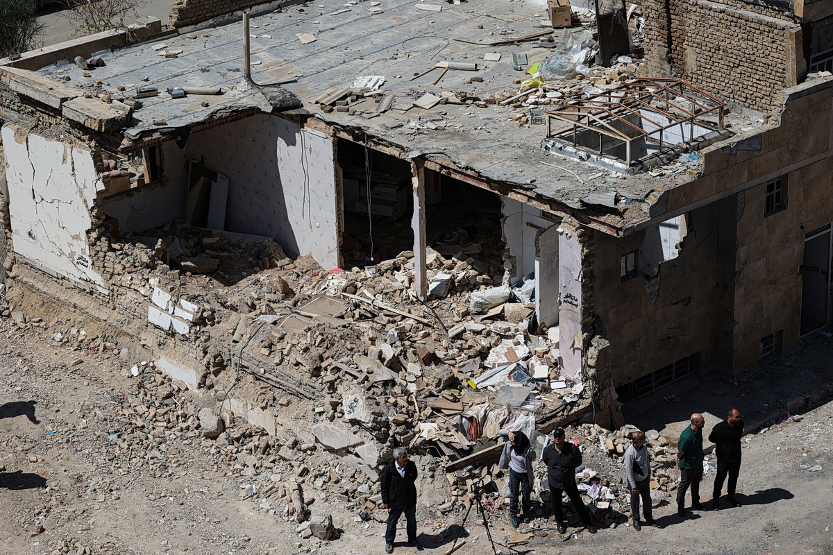 ΗΠΑ και Ισραήλ βομβάρδισαν πετροχημικά εργοστάσια στο Ιράν – Όρους για μόνιμο τερματισμό του πολέμου, θέλει η Τεχεράνη