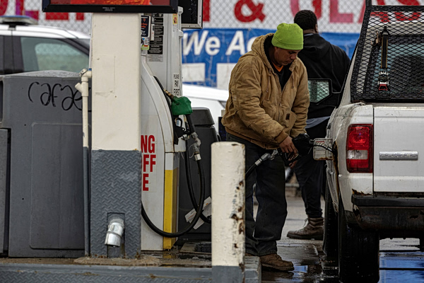 ΗΠΑ: Τιμές ρεκόρ καταγράφονται στα καύσιμα – Βραχνάς για τον Τραμπ ενόψει των ενδιάμεσων εκλογών