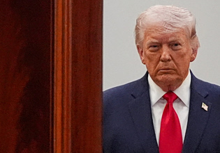 Τραμπ: Στείλαμε όπλα του Ιρανούς διαδηλωτές, αλλά μάλλον τα πήραν οι Κούρδοι