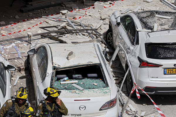 Αναφορές ο Μοτζτάμπα Χαμενεΐ νοσηλεύεται σε κώμα – Αντιδράσεις στις ΗΠΑ για τις απειλές Τραμπ κατά ιρανικών υποδομών