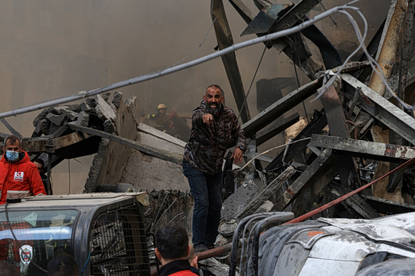 Το Ισραήλ χτύπησε 100 στόχους στον Λίβανο, εκατοντάδες θύματα – Τραμπ: Δεν θα γίνει εμπλουτισμός ουρανίου, το Ιράν έχει υποστεί αλλαγή καθεστώτος