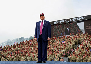 Ο Τραμπ σκέφτεται να αποσύρει αμερικανικά στρατεύματα από την Ευρώπη