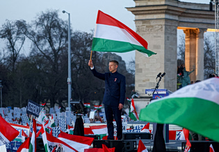 Πέτερ Μαγιάρ: Ποιος είναι ο άνθρωπος που ίσως να βάλει τέλος στην 16ετή θητεία του Όρμπαν στην Ουγγαρία