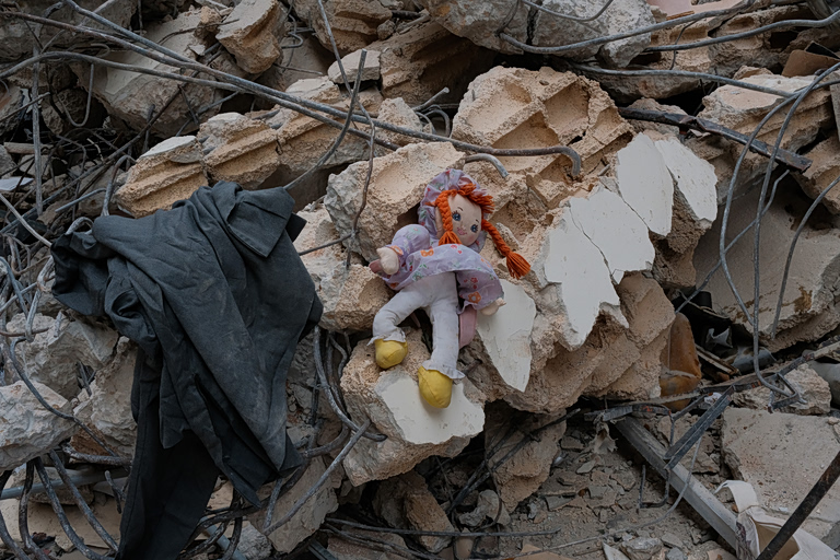 «Τραυματισμένοι γονείς φώναζαν τα παιδιά τους» – Μαρτυρία από τη νύχτα των βομβαρδισμών στη Βηρυτό