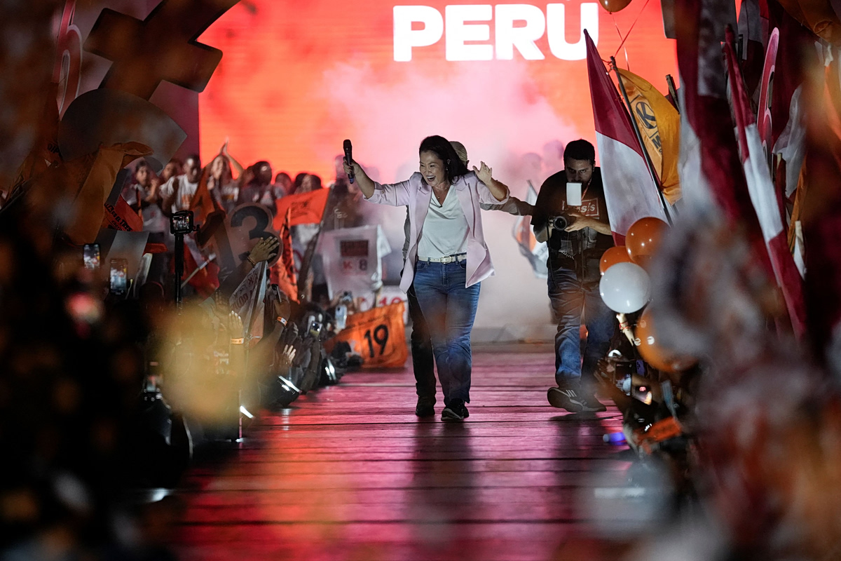 Εκλογές στο Περού: Φαβορί η δεξιά Φουχιμόρι – Εξαγγέλλει μαζικές απελάσεις και σύσφιγξη των σχέσεων με τις ΗΠΑ