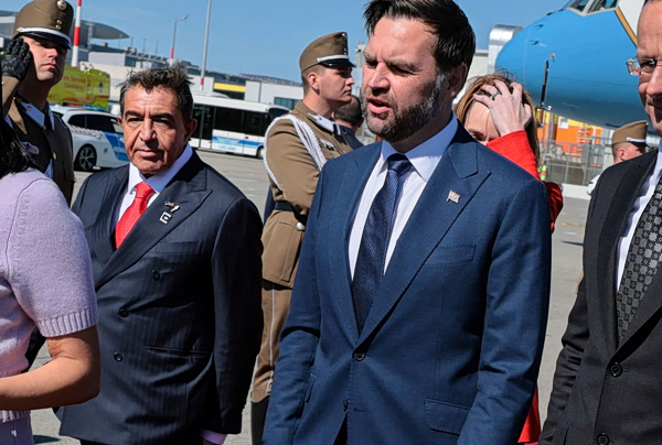 Πάολο Ζαμπόλι, ο άνθρωπος για τα deals του Τραμπ – Αλισβερίσια, συμφωνίες και η ατζέντα «Πρώτα η Αμερική»