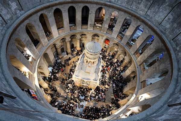 Ιερουσαλήμ: Η τελετή Αφής του Αγίου Φωτός σε ζωντανή μετάδοση