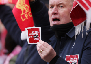 Χαμός στο Άνφιλντ για τις αυξήσεις στις τιμές των εισιτηρίων