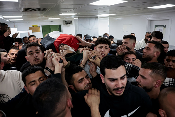 Ένας Παλαιστίνιος σκοτώθηκε από εποίκους σε χωριό της Δυτικής Όχθης