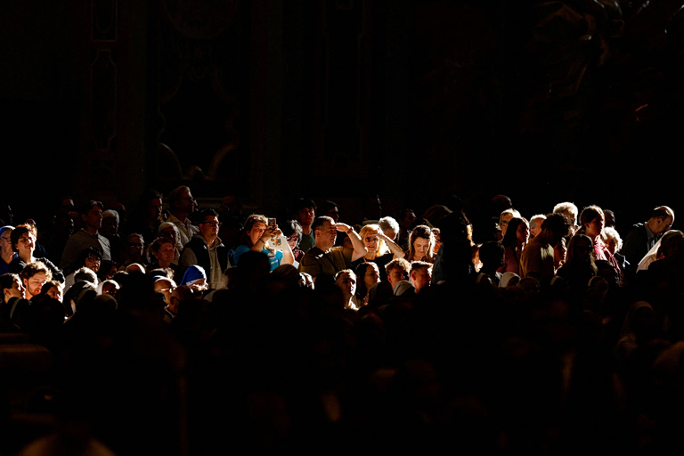 «Φτάνει με την προσωπική ειδωλολατρία και την ειδωλολατρία του χρήματος», ειπε ο Πάπας Λέων