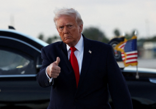 Ο Τραμπ απειλεί ξανά «να αφανίσει το Ιράν μέσα σε μία ώρα» – Αλλά πιστεύει ότι τελικά θα πάρει αυτό που θέλει