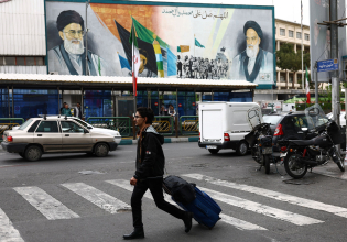 Οι Ιρανοί και ο πόλεμος – Εγκλωβισμένοι ανάμεσα σε ένα σκληρό καθεστώς και τις βόμβες ΗΠΑ και Ισραήλ