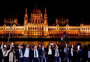 Μάνατζερ, νέα πρόσωπα και πρώην ορμπανικοί – Η «στρατιά» του Μαγιάρ για αλλαγή στην Ουγγαρία