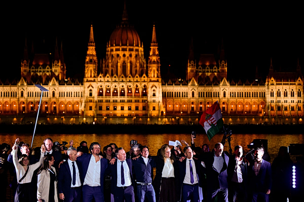 Μάνατζερ, νέα πρόσωπα και πρώην ορμπανικοί – Η «στρατιά» του Μαγιάρ για αλλαγή στην Ουγγαρία