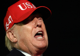 Τραμπ: Το Ιράν θέλει απεγνωσμένα να κάνει συμφωνία – Χωρίς συμφωνία, οι εξελίξεις δεν θα είναι ευχάριστες