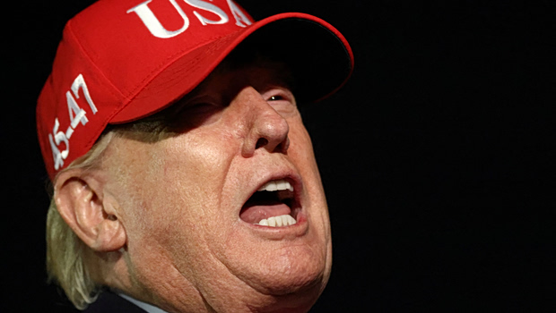 Τραμπ: Το Ιράν θέλει απεγνωσμένα να κάνει συμφωνία – Χωρίς συμφωνία, οι εξελίξεις δεν θα είναι ευχάριστες