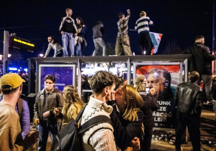 Οι νέοι στην Ουγγαρία έδιωξαν τον Ορμπάν από την εξουσία – Ο λόγος που έχασε τις εκλογές