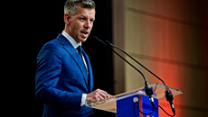 Ουγγαρία: Από γραφείο κοντά στο Κοινοβούλιο θα κυβερνήσει ο Μαγιάρ, μακριά από το «Παλάτι» του Όρμπαν