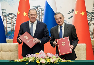 Λαβρόφ κατά ΗΠΑ και συμμάχων τους: Παίζουν πολύ επικίνδυνα παιχνίδια στη Ασία