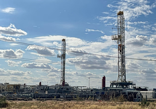 Πόλεμος στη Μέση Ανατολή: Οικονομολόγοι ζητούν την επιβολή φόρου στα απροσδόκητα κέρδη των εταιρειών ενέργειας