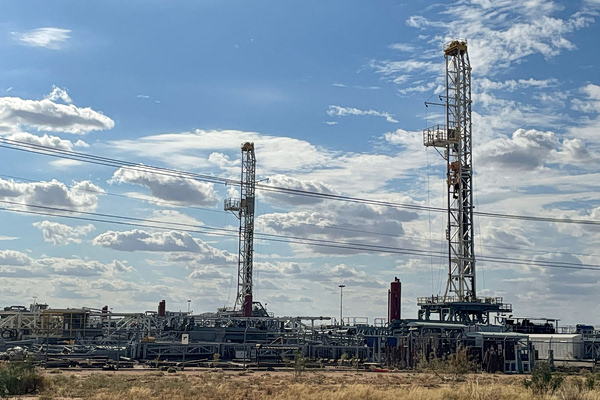 Πόλεμος στη Μέση Ανατολή: Οικονομολόγοι ζητούν την επιβολή φόρου στα απροσδόκητα κέρδη των εταιρειών ενέργειας