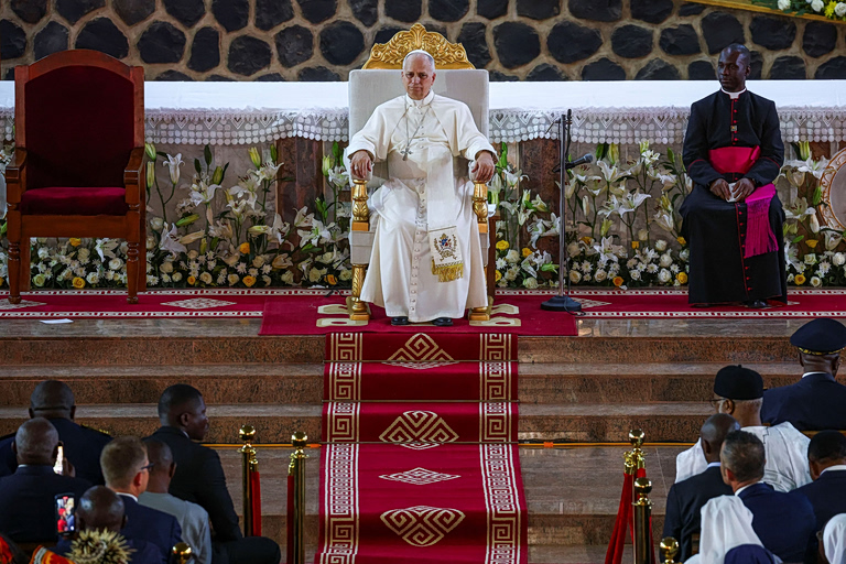 Καμερούν: Ο Πάπας Λέων καταγγέλλει έναν κόσμο που «ρημάζεται από τυράννους»