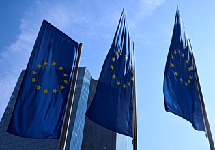 ΕΚΤ: Αμετάβλητα διατηρεί τα επιτόκια παρά την άνοδο του πληθωρισμού