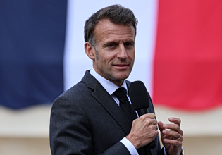 Live: Ερχεται η Αθήνα ο Εμανουέλ Μακρόν – Ποιους θα δει