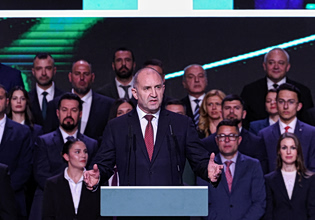 Η Βουλγαρία ψηφίζει την Κυριακή με τον πρώην πρόεδρο Ράντεφ να προηγείται στις δημοσκοπήσεις