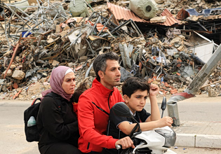 Θετικά σημάδια από ΗΠΑ και Ιράν για συνομιλίες – Χιλιάδες εκτοπισμένοι επιστρέφουν στον νότιο Λίβανο και αντικρίζουν συντρίμμια
