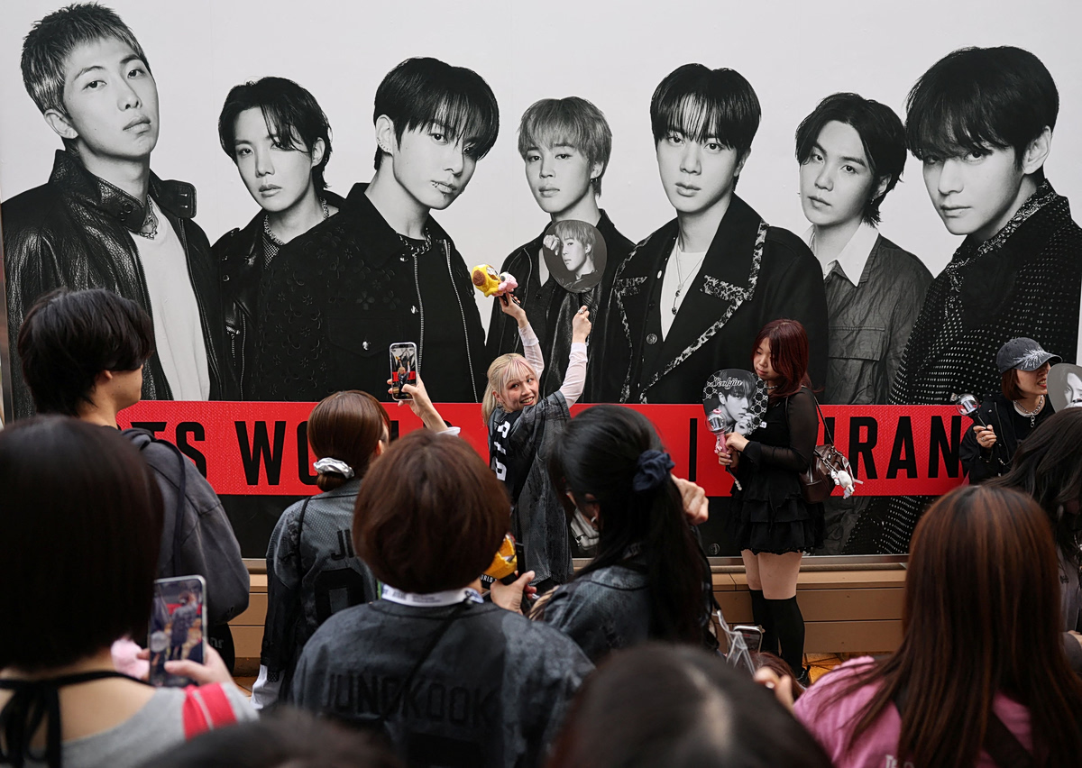 Νότια Κορέα: Γιατί κατηγορείται ο μεγιστάνας πίσω από τους K-Pop θρύλους, BTS;