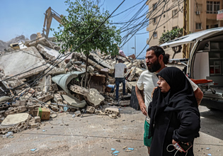 Λίβανος: Χιλιάδες εκτοπισμένοι επιστρέφουν στον νότο και αντικρίζουν ερείπια και συντρίμμια