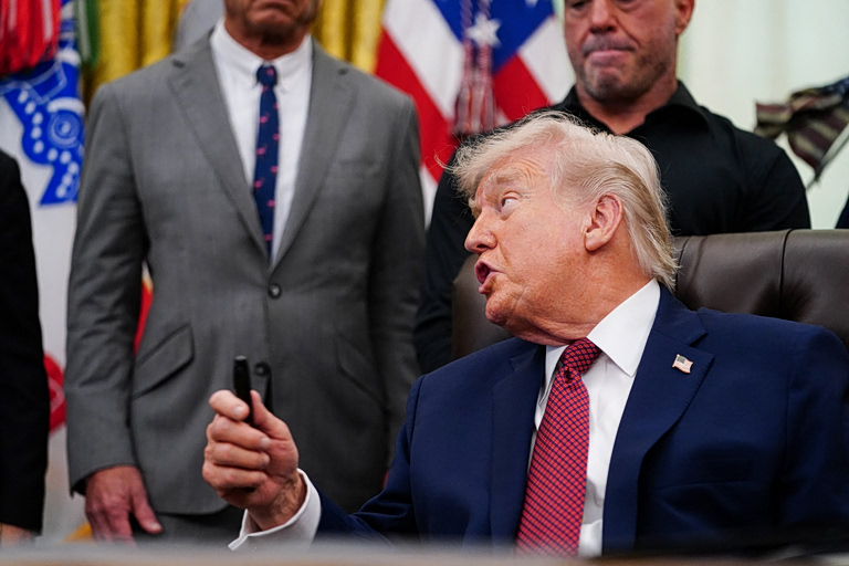 Στο Ισλαμαμπάντ κατευθύνεται ο Βανς – «Κανείς δεν παίζει παιχνίδια τώρα, σήμερα η συμφωνία» λέει ο Τραμπ