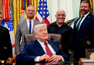 Τραμπ: Δασμοί, Βενεζουέλα, Ιράν – Τα ύποπτα στοιχήματα στις αγορές πριν από κρίσιμες ανακοινώσεις