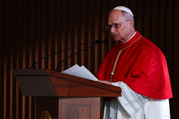 «Δεν με ενδιαφέρει να μπω σε αντιπαράθεση με τον Ντόναλντ Τραμπ», λέει ο πάπας Λέων