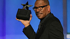 Έντι Μέρφι: Συγκίνηση και αποθέωση σε μια βραδιά-ορόσημο για την καριέρα του