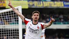 Βερόνα-Μίλαν 0-1: Οι ροσονέρι προσπέρασαν τη Νάπολι και είναι 2οι – Αγκαλιά με θέση για το Champions League