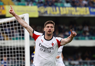 Βερόνα-Μίλαν 0-1: Οι ροσονέρι προσπέρασαν τη Νάπολι και είναι 2οι – Αγκαλιά με θέση για το Champions League