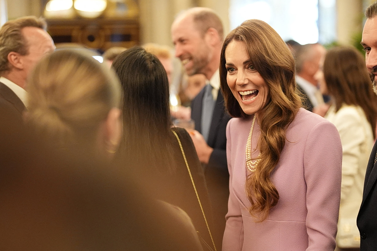 Το συμβολικό κολιέ που φόρεσε η Κέιτ Μίντλετον για να τιμήσει την βασίλισσα Ελισάβετ