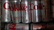 Πώς ο πόλεμος «μπλόκαρε» τα κουτάκια της Diet Coke στην Ινδία