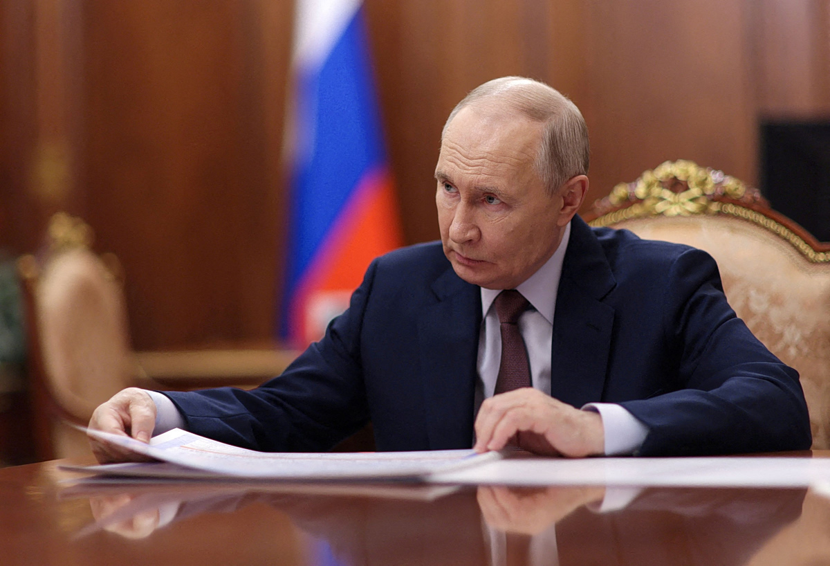 Το ποσοστό δημοφιλίας του Πούτιν πέφτει στο χαμηλότερο επίπεδο από πριν τον πόλεμο στην Ουκρανία