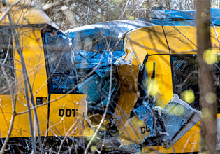 Μετωπική σύγκρουση τρένων στη Δανία: Δεκαεπτά τραυματίες, τέσσερις σε κρίσιμη κατάσταση