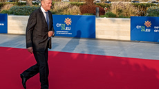 Ο Τουσκ αμφισβητεί τη δέσμευση των ΗΠΑ στην Ευρώπη – Τα ερωτήματα για το ΝΑΤΟ