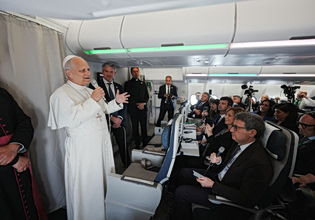 Πάπας Λέων: Καταδικάζει τους θανάτους διαδηλωτών στο Ιράν, αλλά «δεν μπορεί να είναι υπέρ του πολέμου»