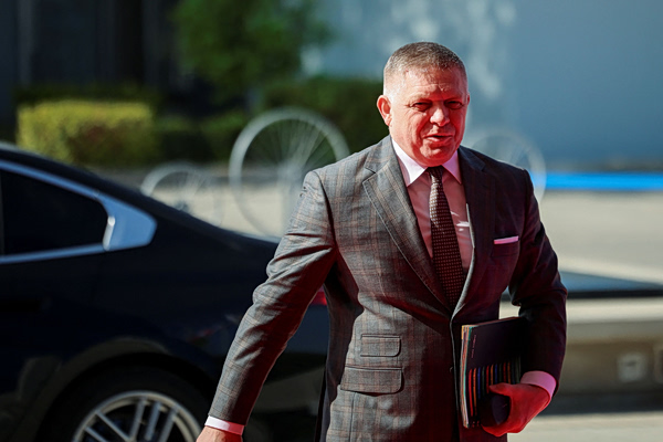 Ο Φίτσο στον δρόμο του Όρμπαν; Το Ευρωκοινοβούλιο ζητά πάγωμα κονδυλίων για τη Σλοβακία για το κράτος δικαίου