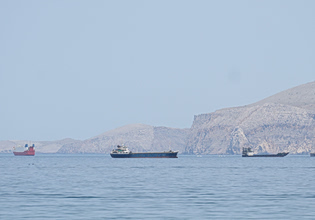 Στη Ρωσία έφτασε ο Αραγτσί, θα συναντηθεί με Πούτιν – Αναφορές ότι το Ιράν κατέθεσε στις ΗΠΑ νέα πρόταση για το Ορμούζ