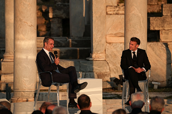 Μακρόν: Αν απειληθεί η κυριαρχία της Ελλάδας θα είμαστε εδώ – Στο Προεδρικό ο γάλλος πρόεδρος